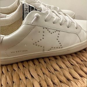 Vintage Havana sneakers size 9.5 pre owned.